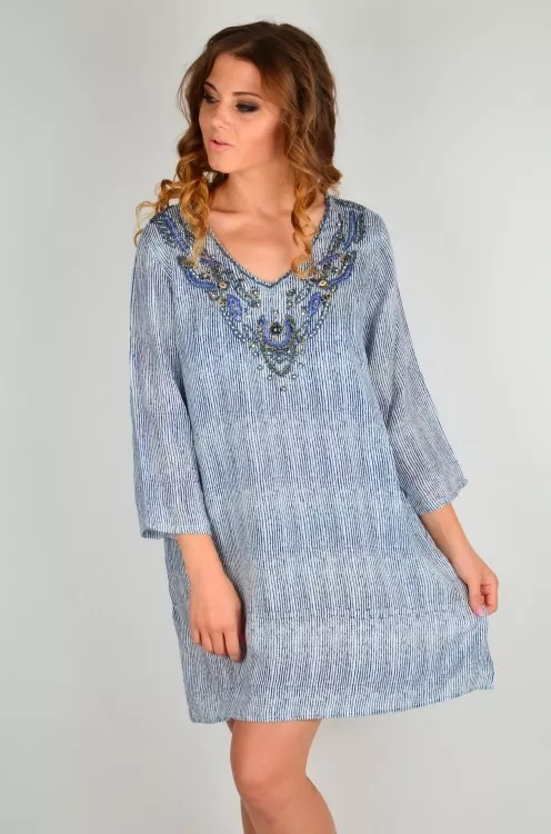 Пляжное платье с рукавами и вышивкой Iconique...